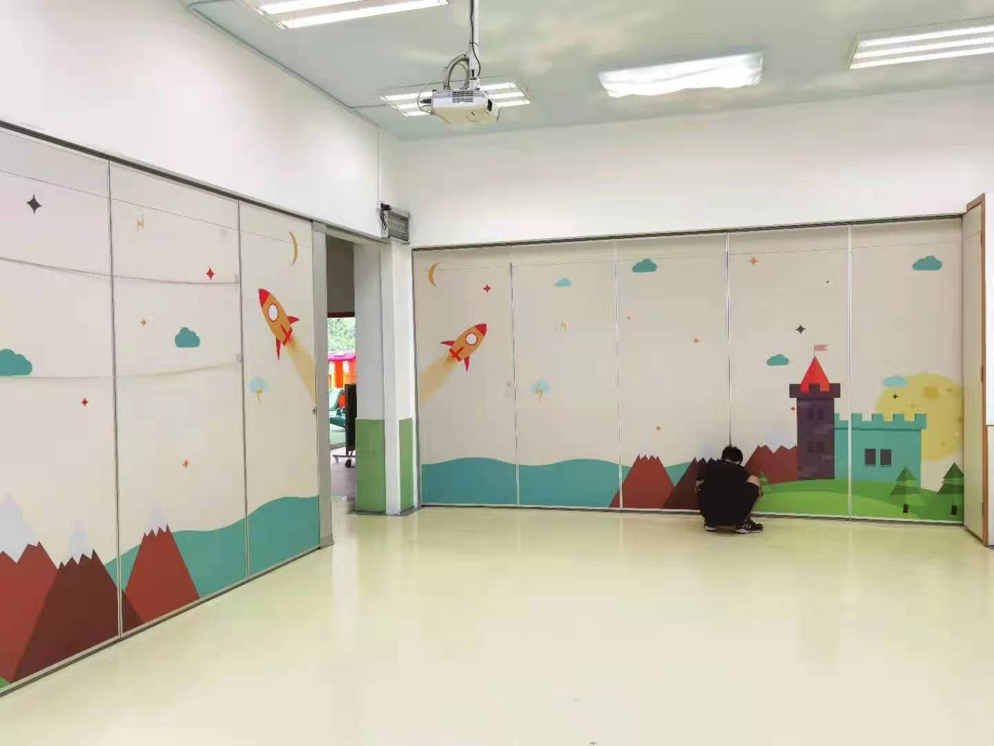 課室diecut墻貼紙-澳門中葡小學
